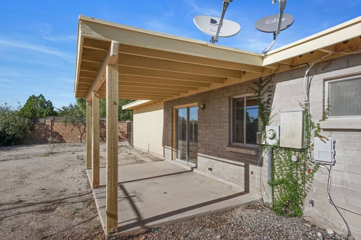 House for rent at 1942 S Sunburst Dr, Tucson, AZ 85748