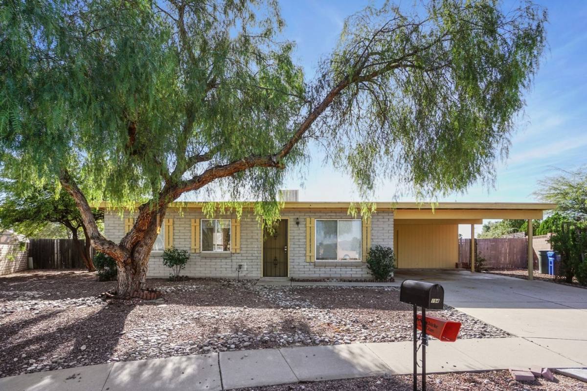 House for rent at 1942 S Sunburst Dr, Tucson, AZ 85748