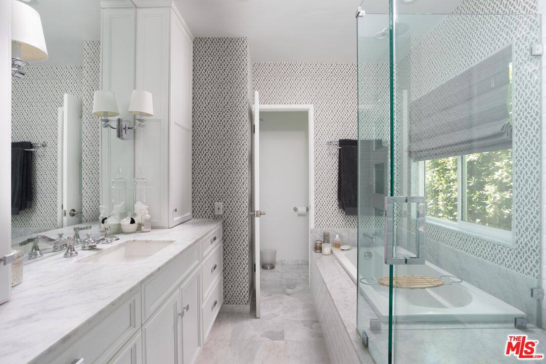 House for rent at 9001 Phyllis Ave, West Hollywood, CA 90069