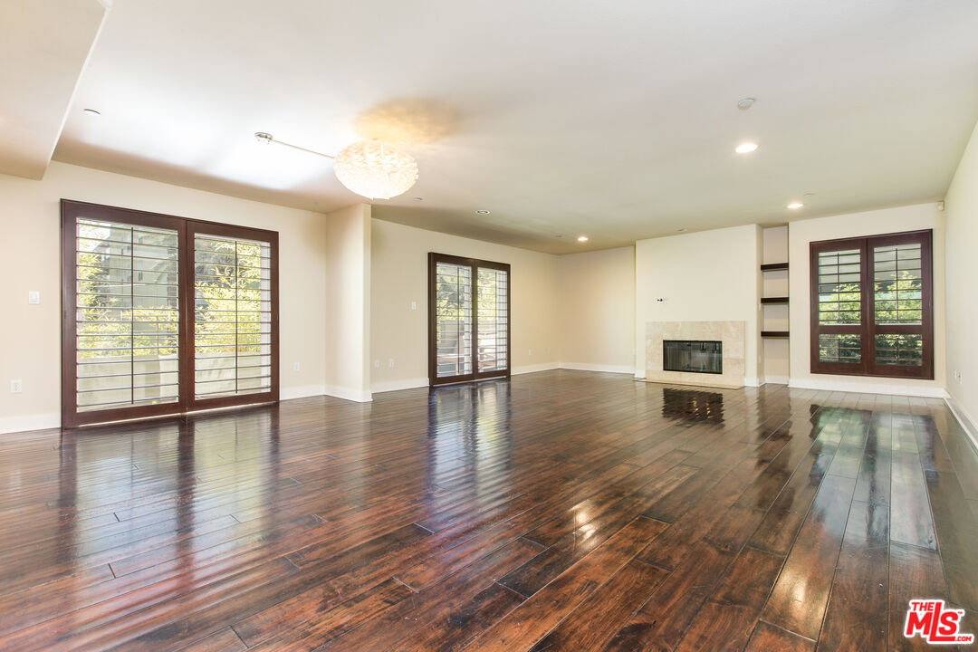 Apartment for rent at 7249 Franklin Ave #201, Los Angeles, CA 90046