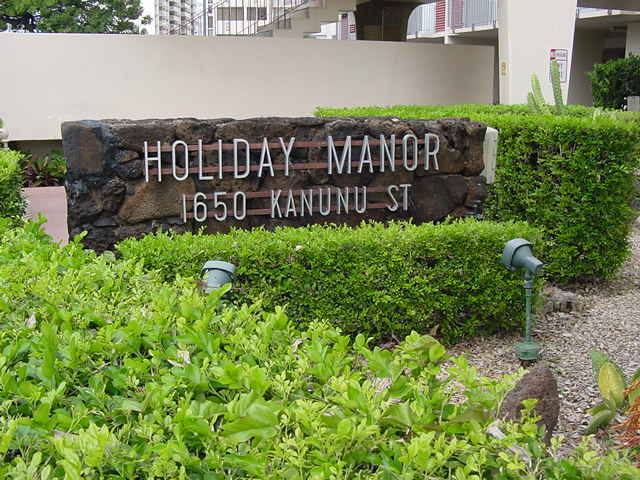 Apartment for rent at 1650 Kanunu St, Honolulu, HI 96814