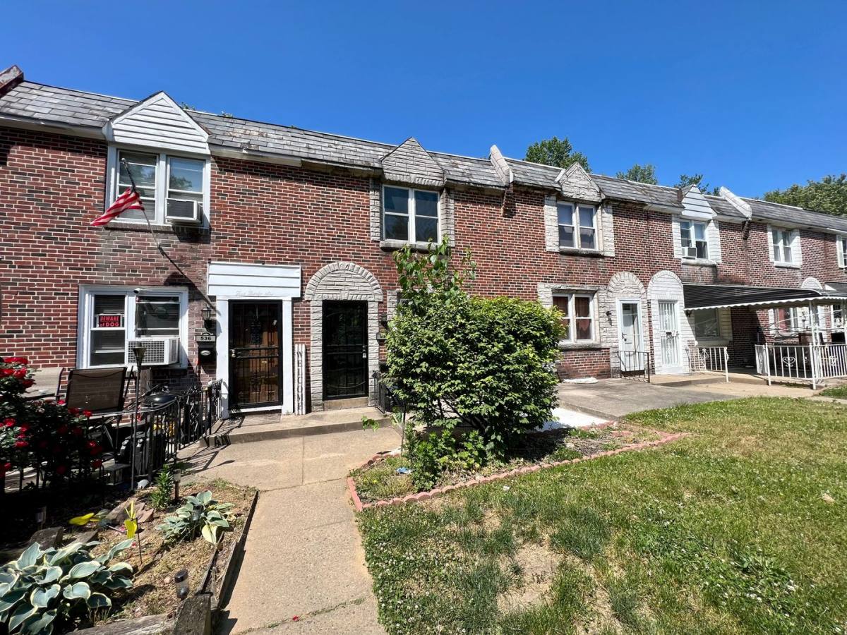 Townhouse for rent at 534 S 4th St, Darby, PA 19023