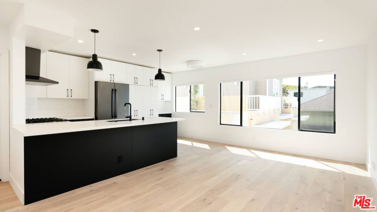 House for rent at 2811 3rd St #8, Santa Monica, CA 90405