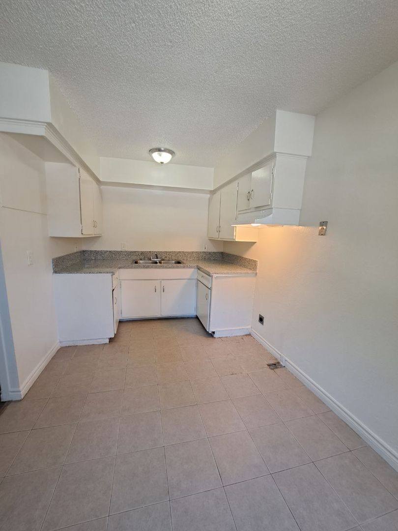 Apartment for rent at 1331-1349 E San Bruno Ave, Fresno, CA 93710