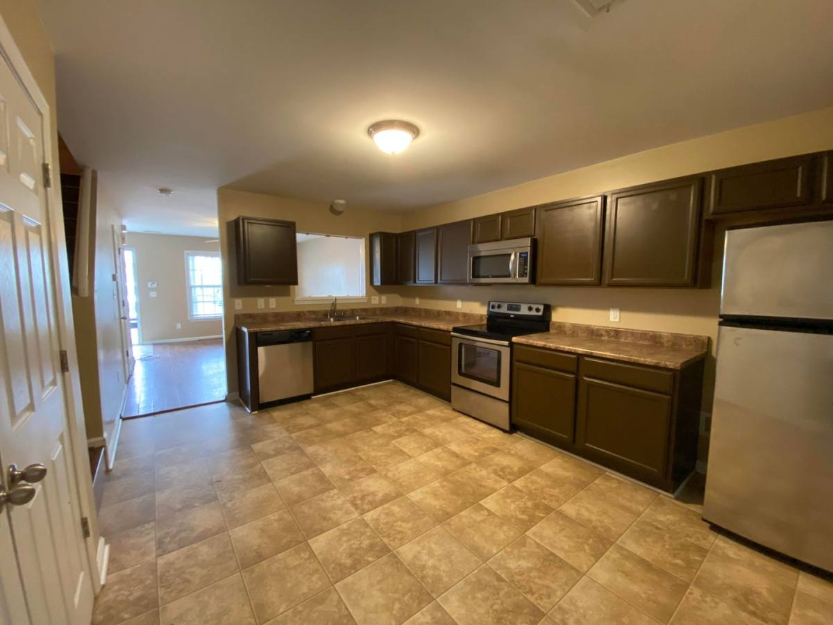 Townhouse for rent at 419 Caldwell Loop Rd, Jacksonville, NC 28546