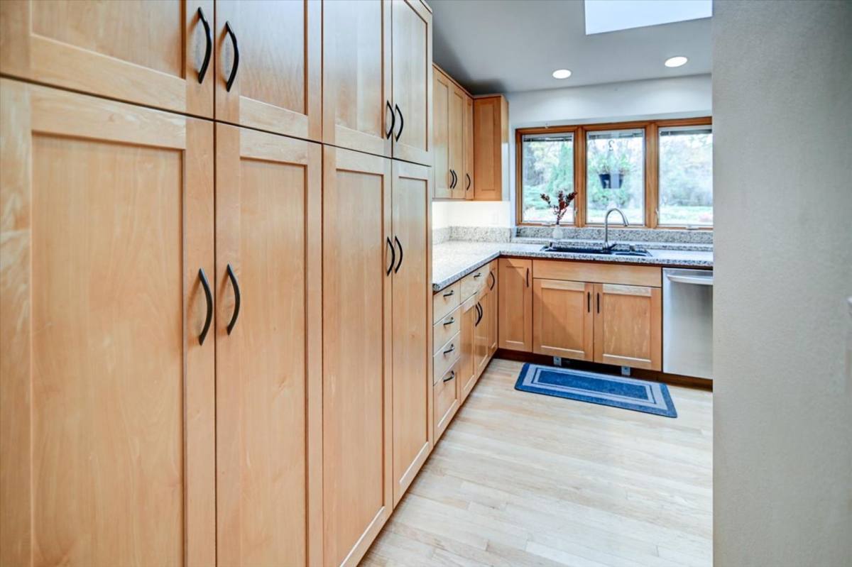 House for rent at 4746 Lafayette Dr, Madison, WI 53705