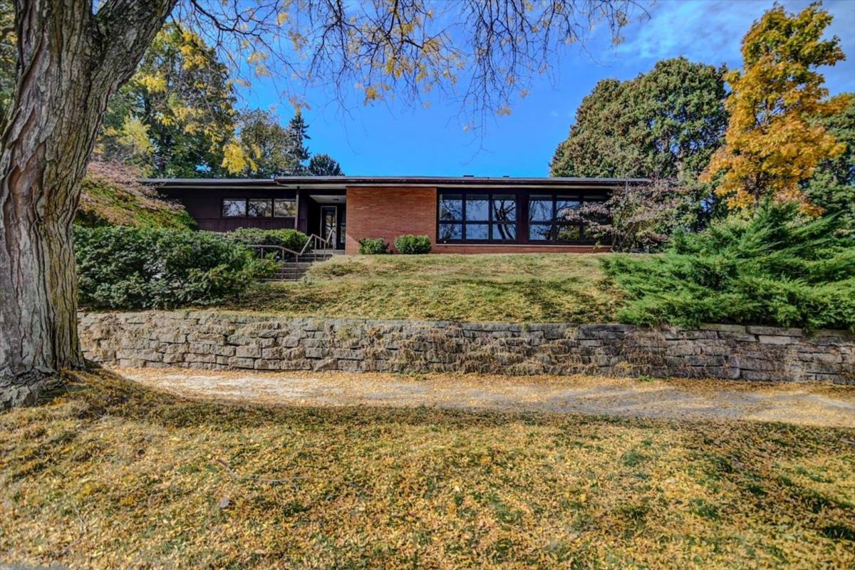 House for rent at 4746 Lafayette Dr, Madison, WI 53705