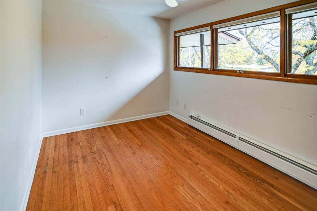 House for rent at 4746 Lafayette Dr, Madison, WI 53705