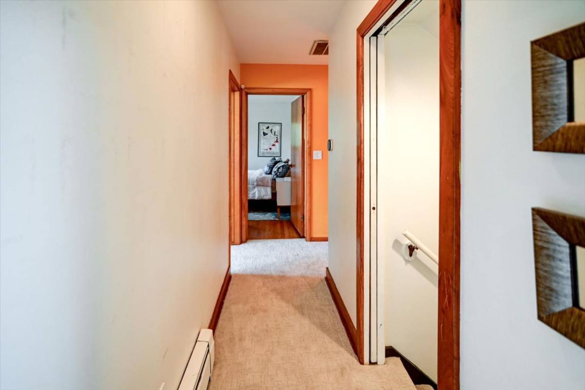 House for rent at 4746 Lafayette Dr, Madison, WI 53705