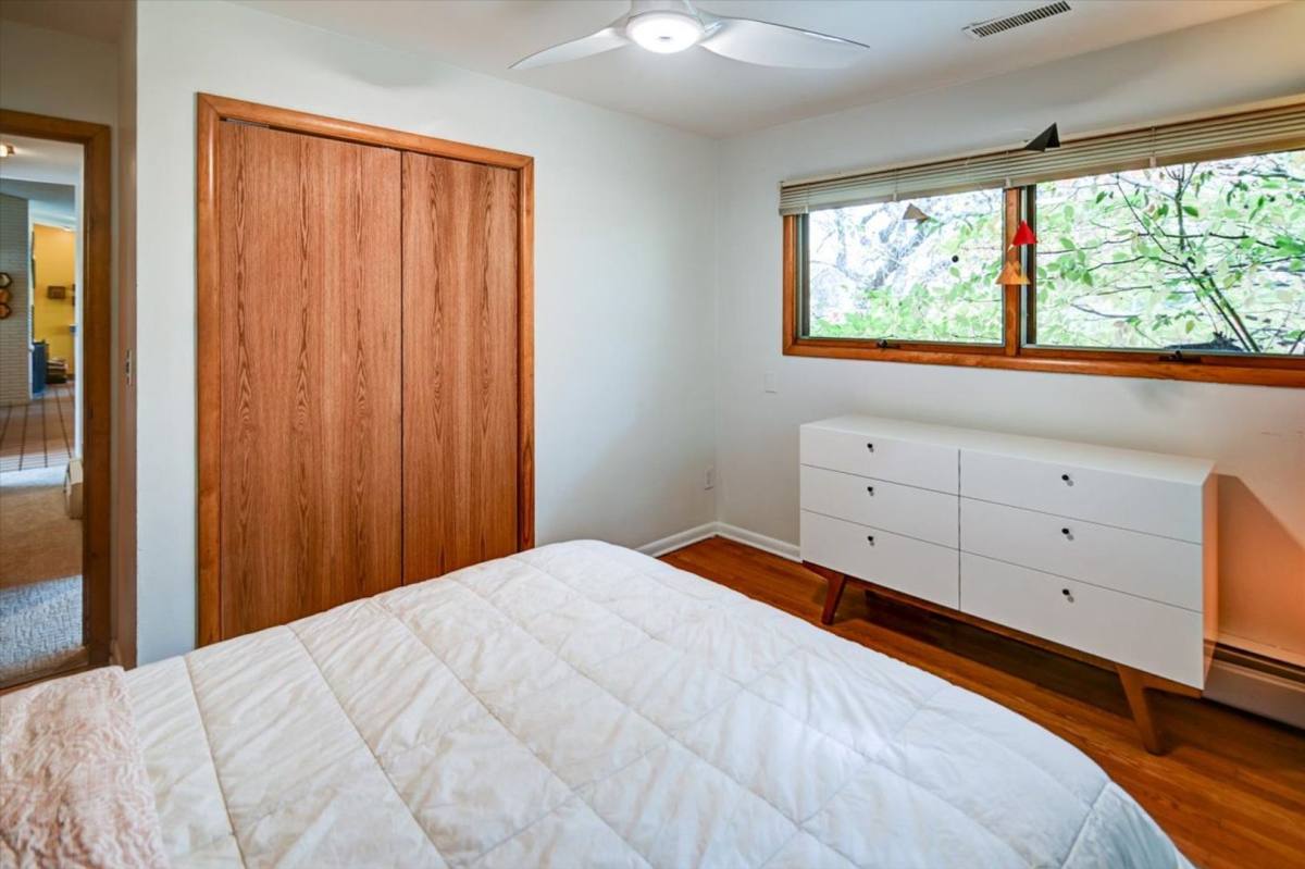 House for rent at 4746 Lafayette Dr, Madison, WI 53705