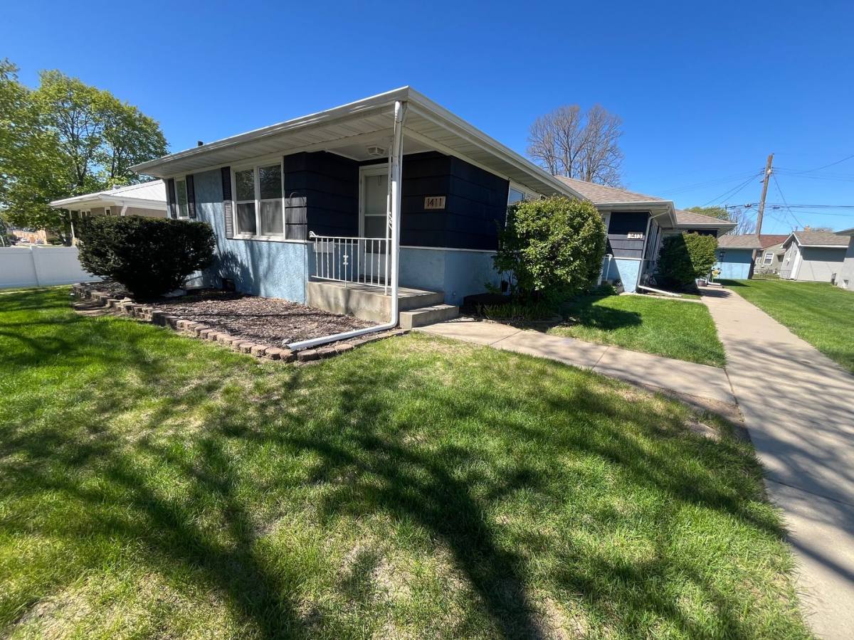Apartment for rent at 1411 S Willow Ave, Sioux Falls, SD 57105