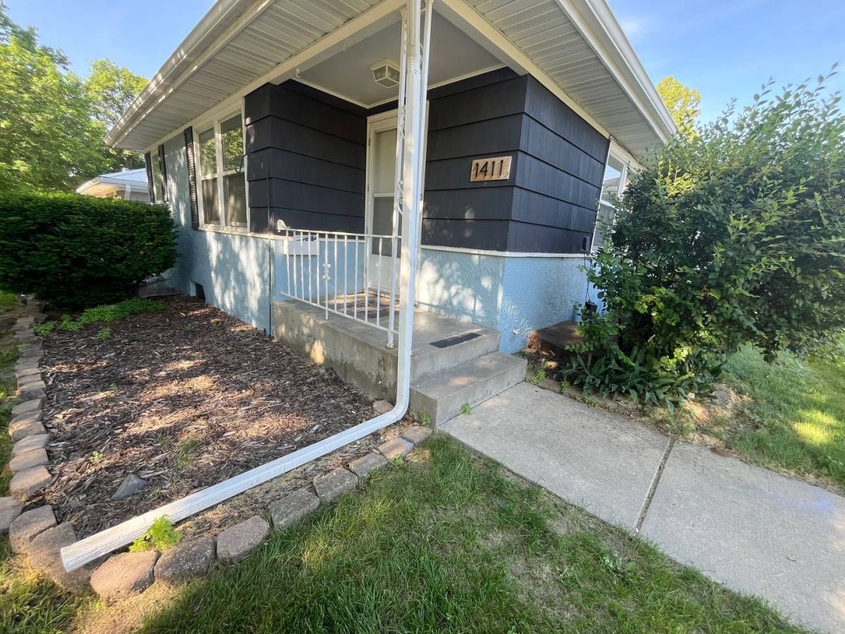 Apartment for rent at 1411 S Willow Ave, Sioux Falls, SD 57105