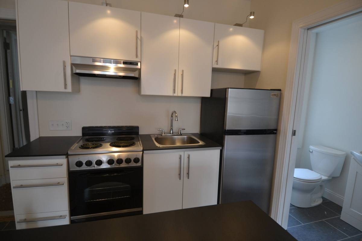 Apartment for rent at 326 S 16th St #3F, Philadelphia, PA 19102