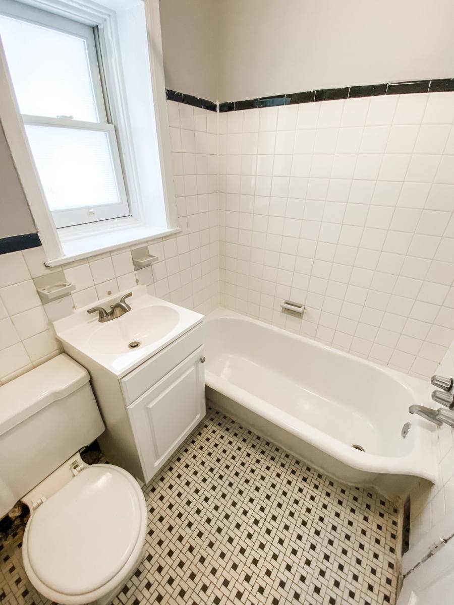 Apartment for rent at 125 S 21st St #2R, Philadelphia, PA 19103