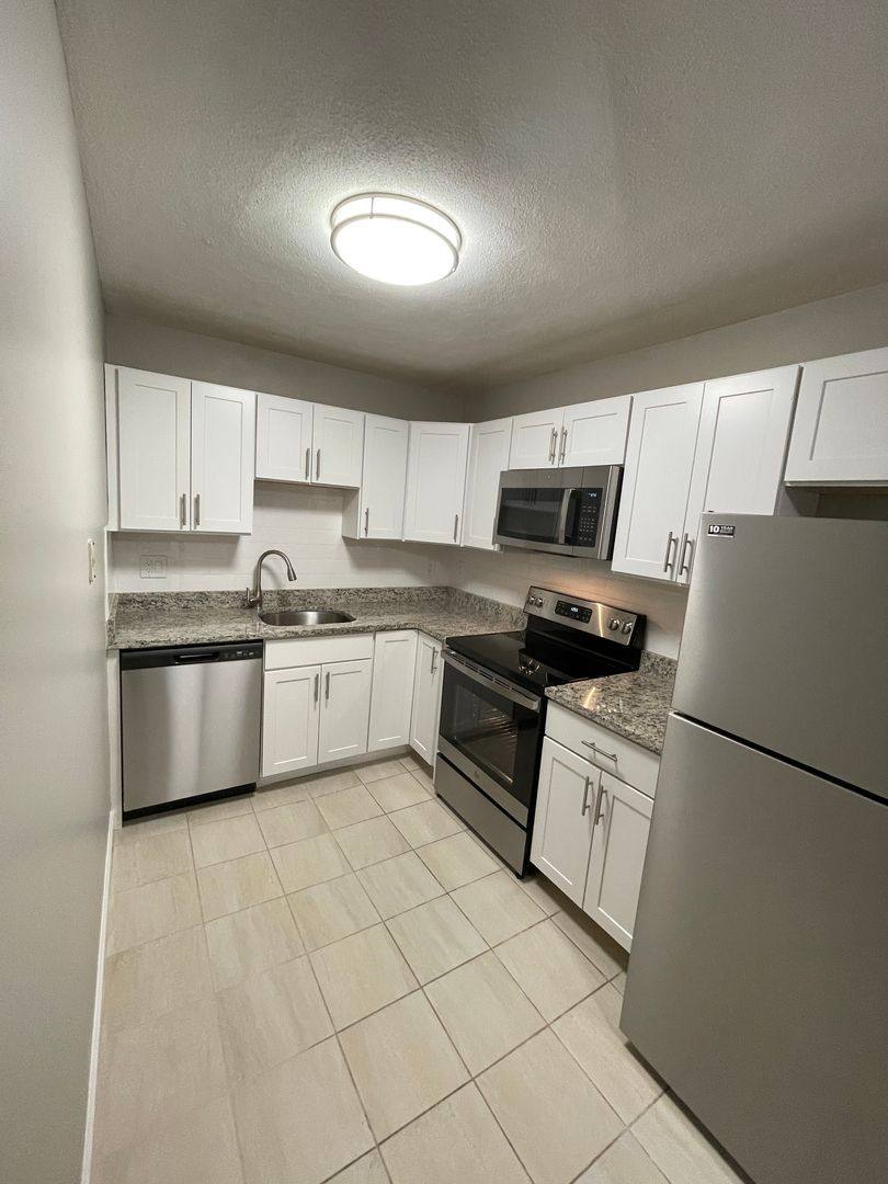 Apartment for rent at 276 Grove St #11A, Auburndale, MA 02466
