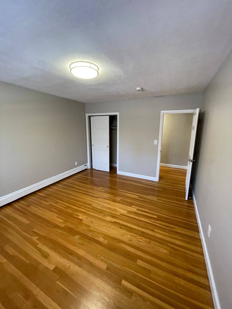 Apartment for rent at 276 Grove St #11A, Auburndale, MA 02466