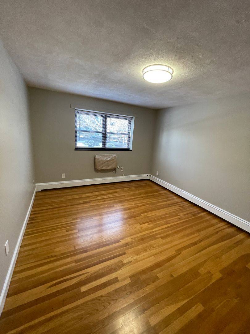 Apartment for rent at 276 Grove St #11A, Auburndale, MA 02466