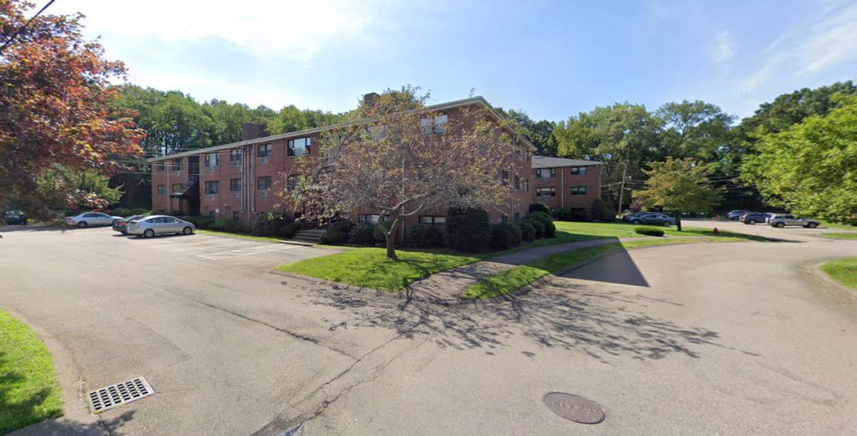 Apartment for rent at 276 Grove St #11A, Auburndale, MA 02466
