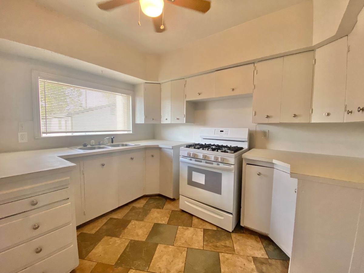 Apartment for rent at 1923 39th, Lubbock, TX 79412