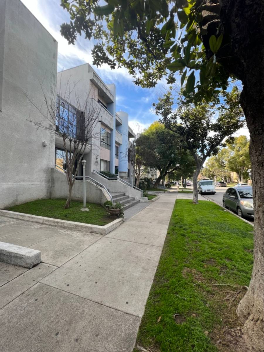 Apartment for rent at 550 W Stocker St, Glendale, CA 91202