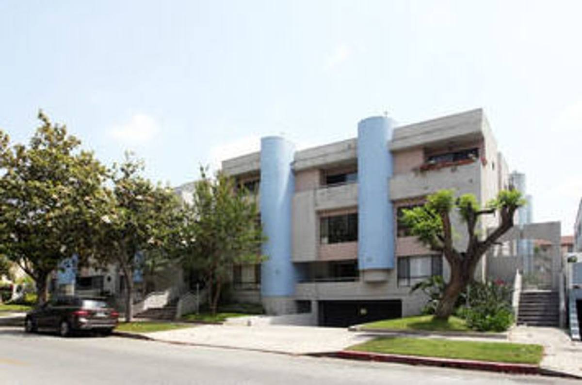 Apartment for rent at 550 W Stocker St, Glendale, CA 91202
