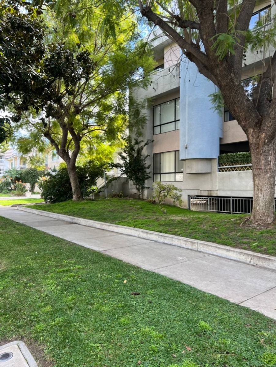 Apartment for rent at 550 W Stocker St, Glendale, CA 91202