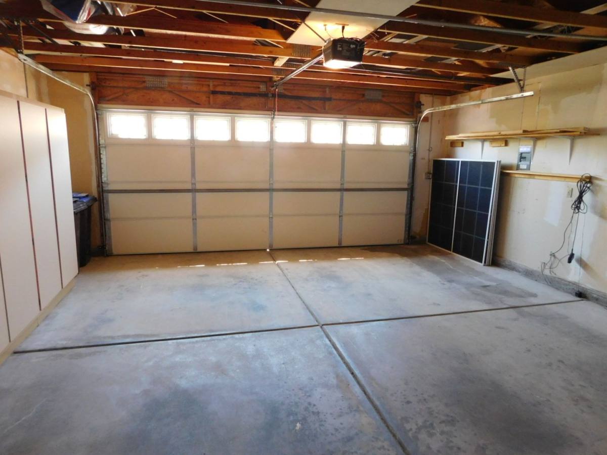 House for rent at 400 Opal Dr, Henderson, NV 89015