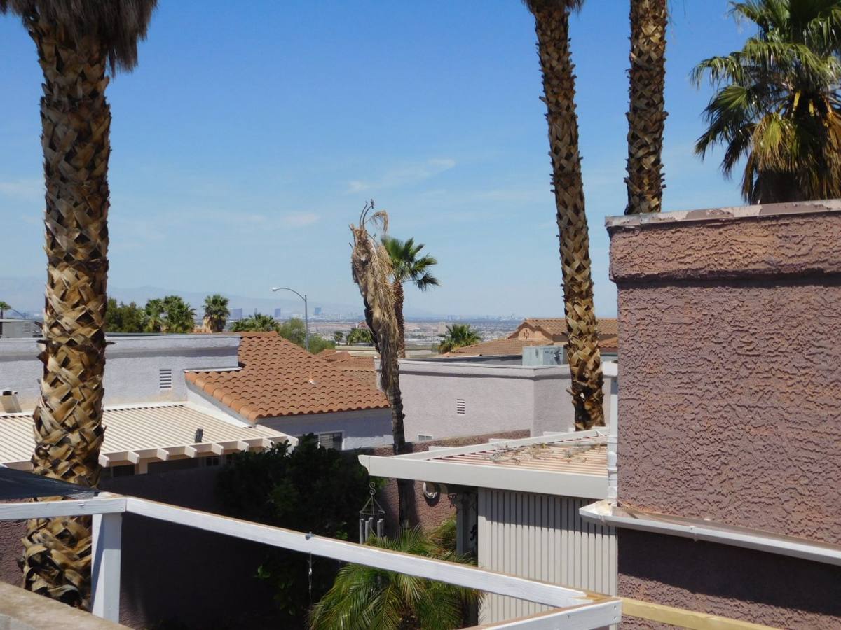 House for rent at 400 Opal Dr, Henderson, NV 89015