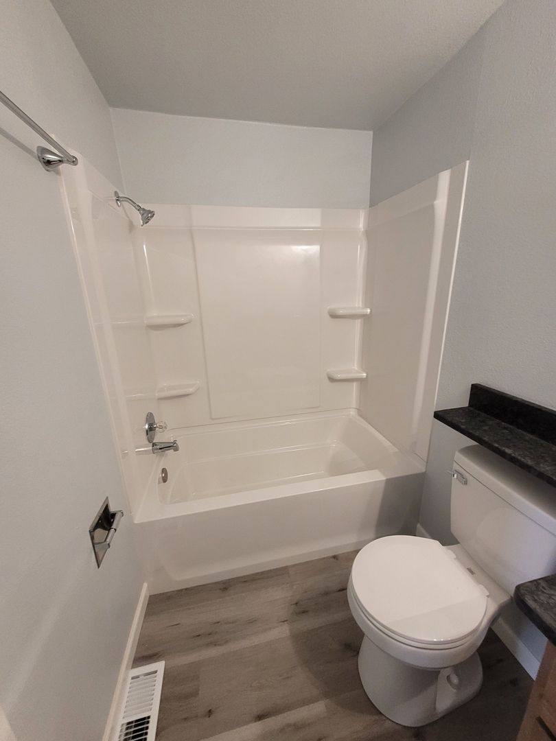 Apartment for rent at 241 E Santiam St, Jefferson, OR 97352