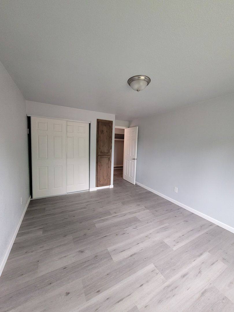 Apartment for rent at 241 E Santiam St, Jefferson, OR 97352