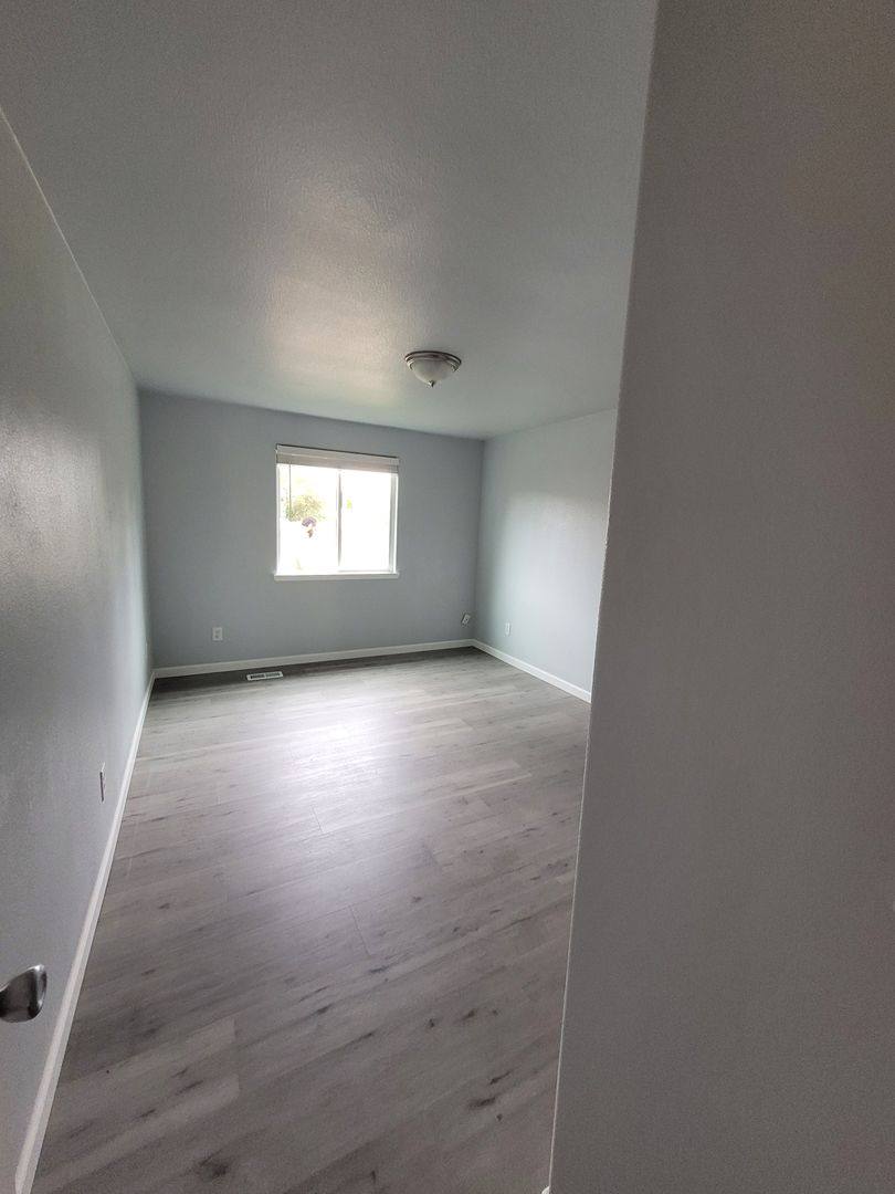 Apartment for rent at 241 E Santiam St, Jefferson, OR 97352