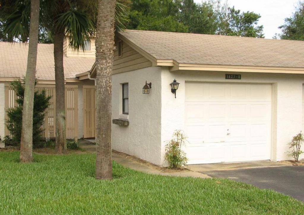 Condo for rent at 1427 B Oak Place, Apopka, FL 32712