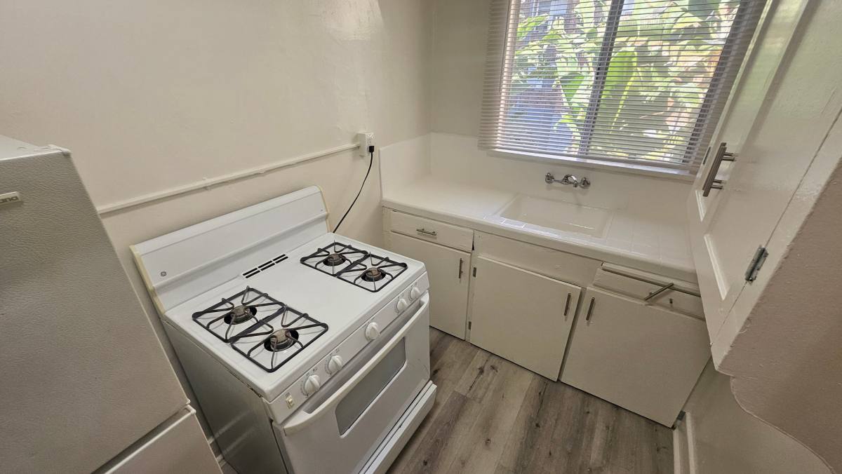 Apartment for rent at 815 S Lake St #205, Los Angeles, CA 90057