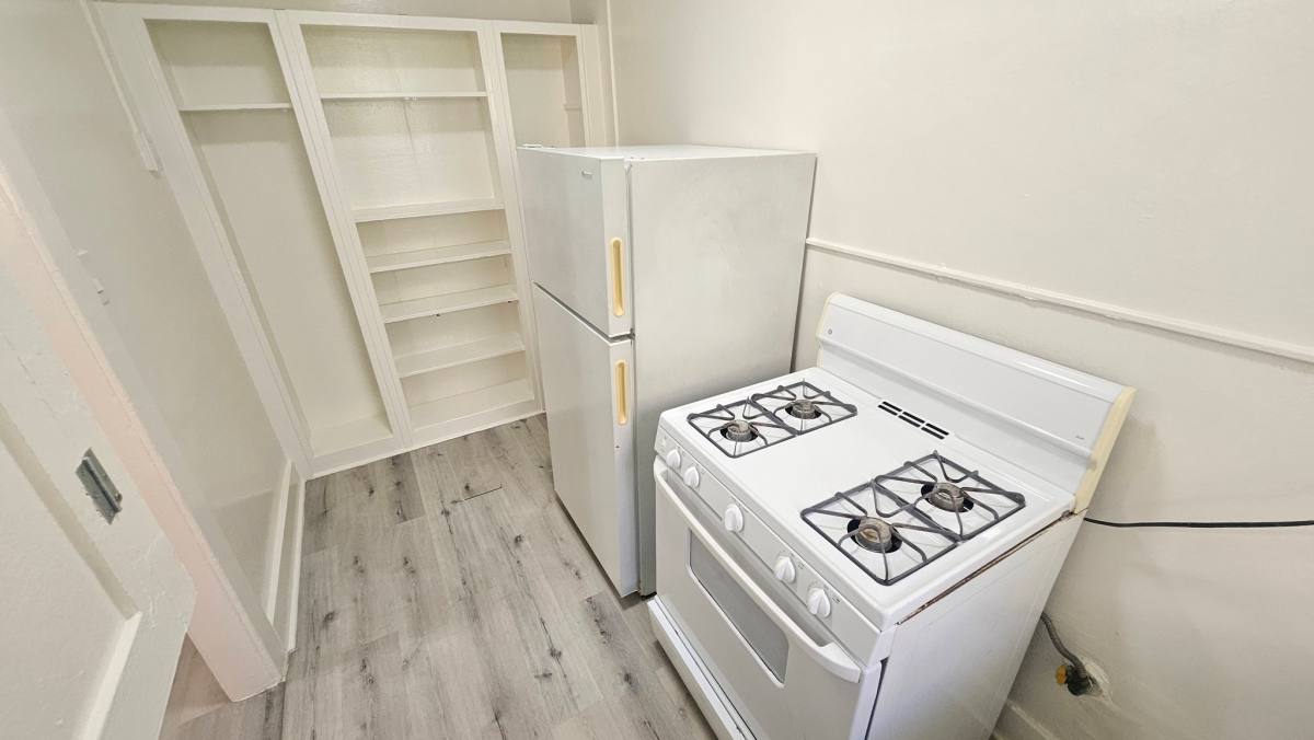 Apartment for rent at 815 S Lake St #205, Los Angeles, CA 90057