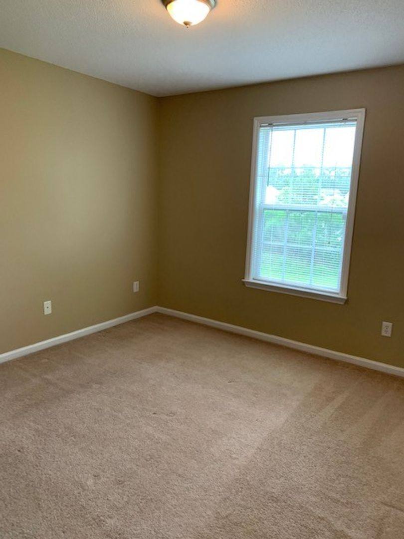 Townhouse for rent at 2705 Pineview Dr, Valdosta, GA 31602