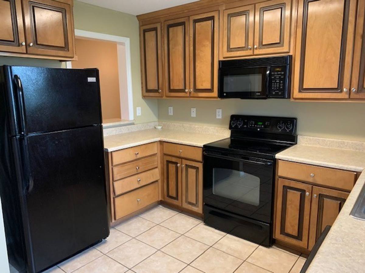 Townhouse for rent at 2705 Pineview Dr, Valdosta, GA 31602