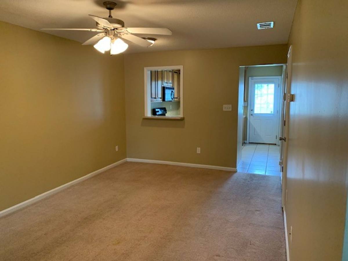 Townhouse for rent at 2705 Pineview Dr, Valdosta, GA 31602