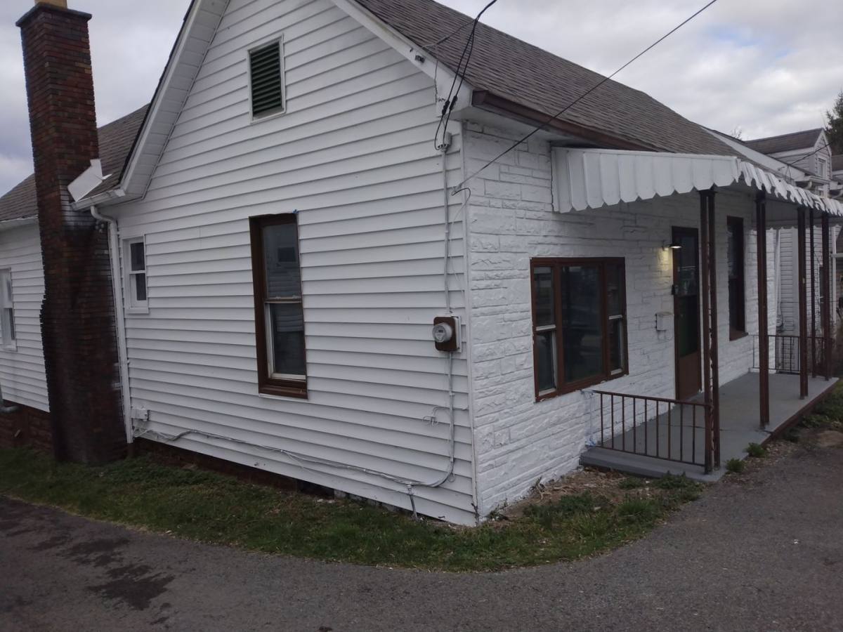 House for rent at 616 Buckhannon Ave, Clarksburg, WV 26301