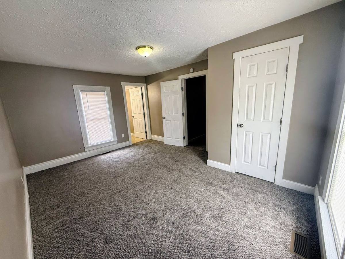 House for rent at 116 Maple Ave SE, Massillon, OH 44646
