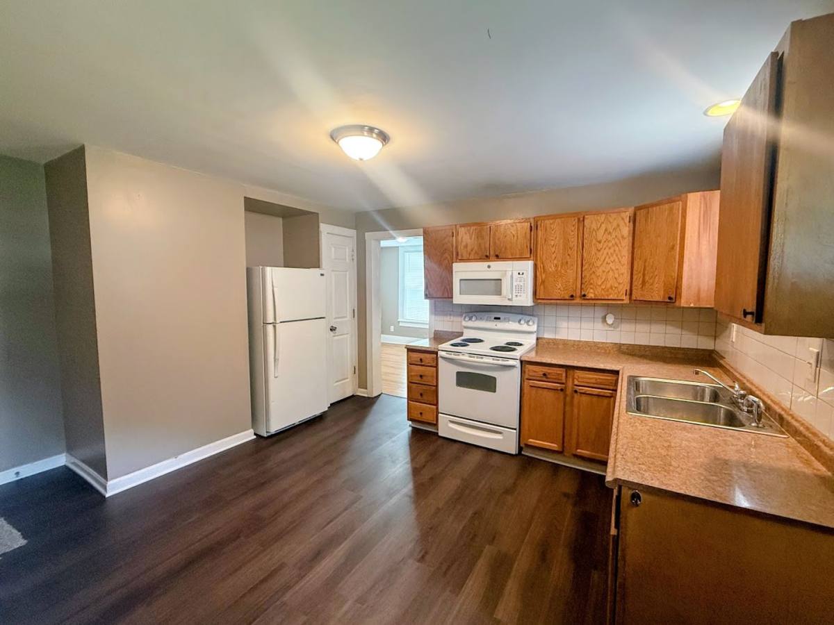 House for rent at 116 Maple Ave SE, Massillon, OH 44646