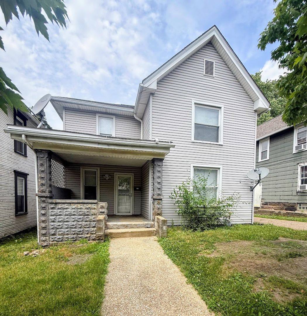 House for rent at 116 Maple Ave SE, Massillon, OH 44646