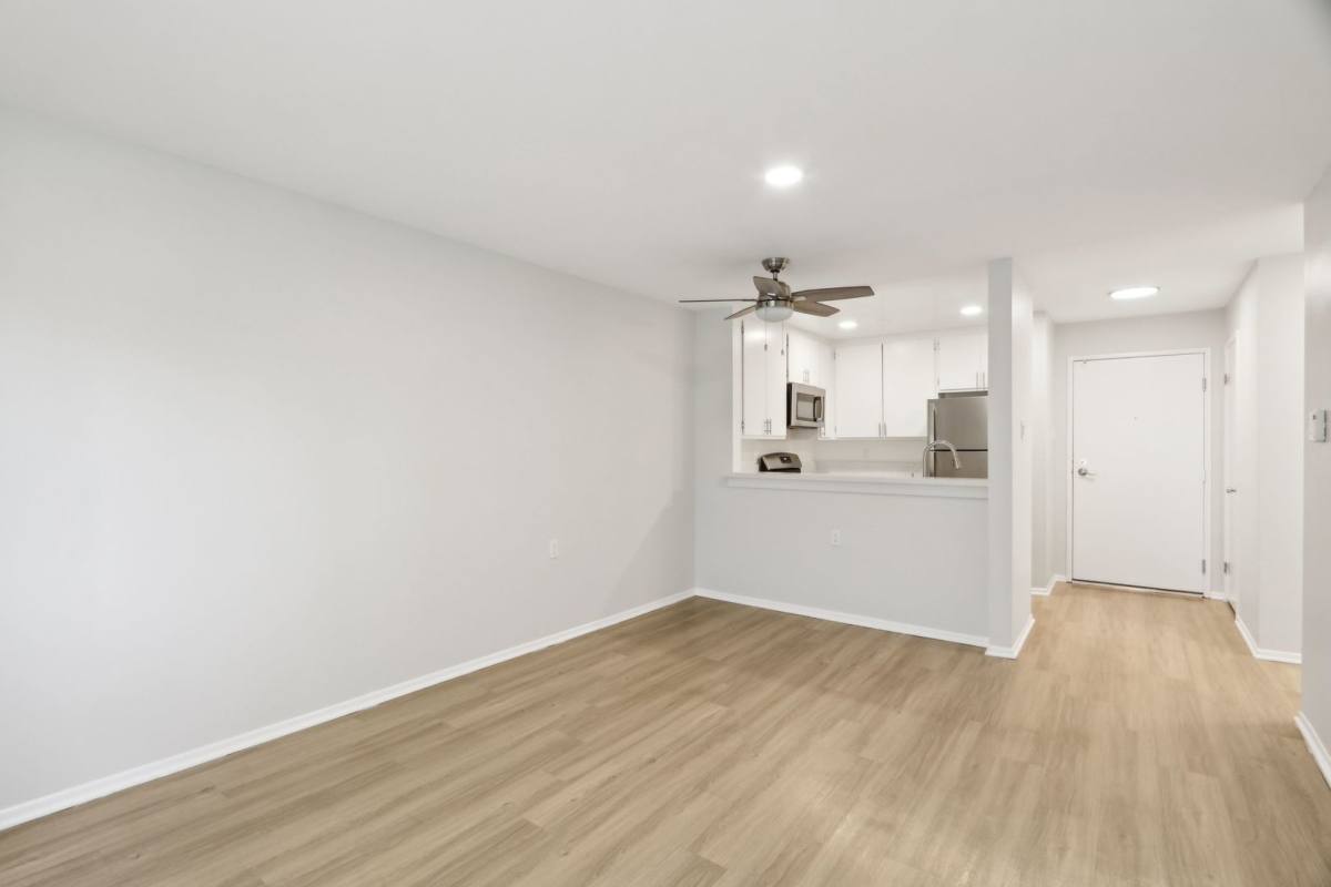 Apartment for rent at 5405 Lindley Ave, Tarzana, CA 91356