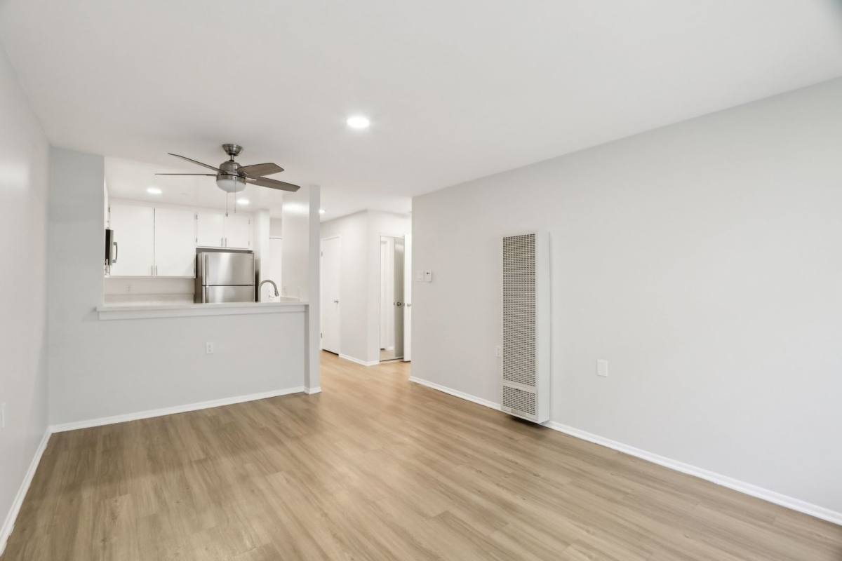 Apartment for rent at 5405 Lindley Ave, Tarzana, CA 91356