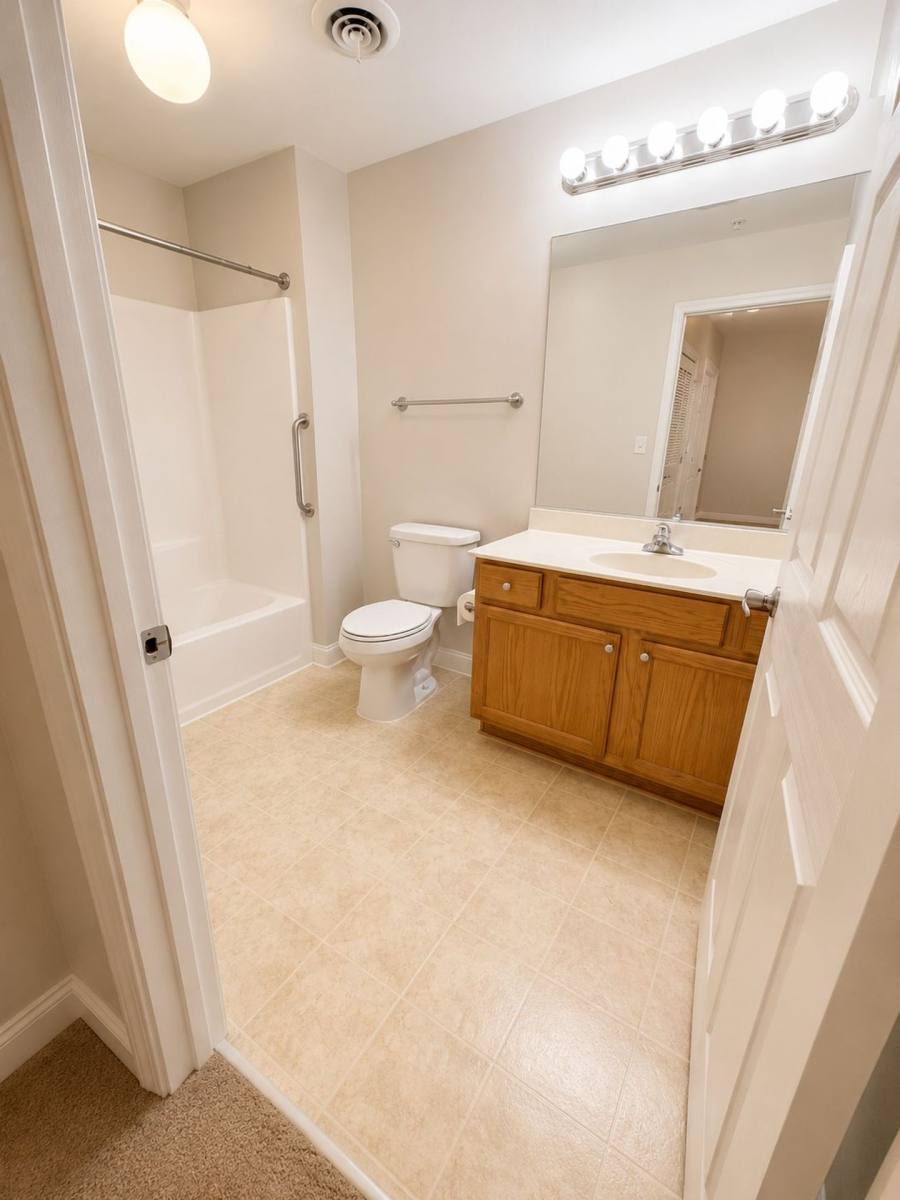 Apartment for rent at 117 S St, Excelsior Springs, MO 64024