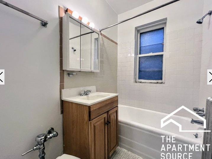 Apartment for rent at 4631 N Paulina St #2, Chicago, IL 60640