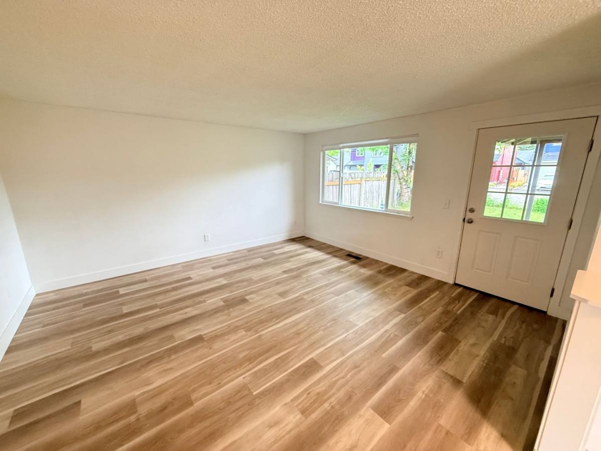 House for rent at 6228 SE Knapp, Portland, OR 97206