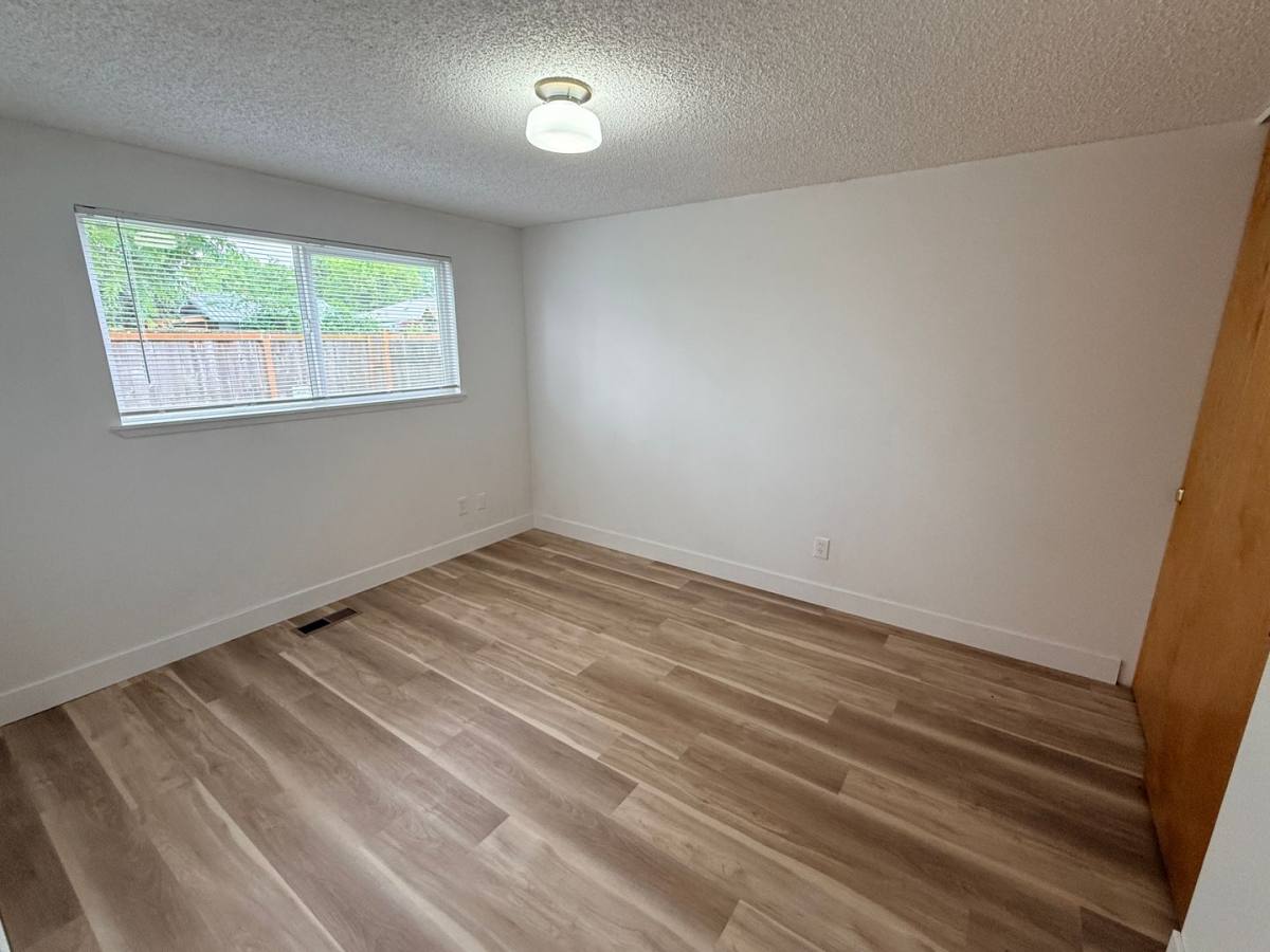 House for rent at 6228 SE Knapp, Portland, OR 97206