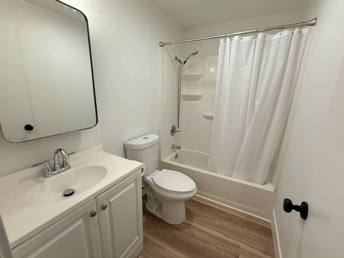 House for rent at 6228 SE Knapp, Portland, OR 97206