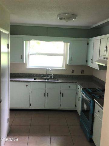 House for rent at 14221 Suburban Dr, Ocean Springs, MS 39564