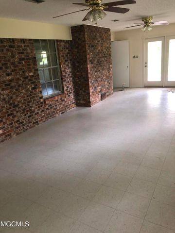 House for rent at 14221 Suburban Dr, Ocean Springs, MS 39564